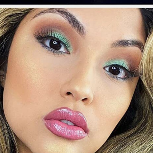 Urban Decay Marvel Studios’ Eternals Eyeshadow Palette 15 Metallic Matte Shimmer - Picture 2 of 8